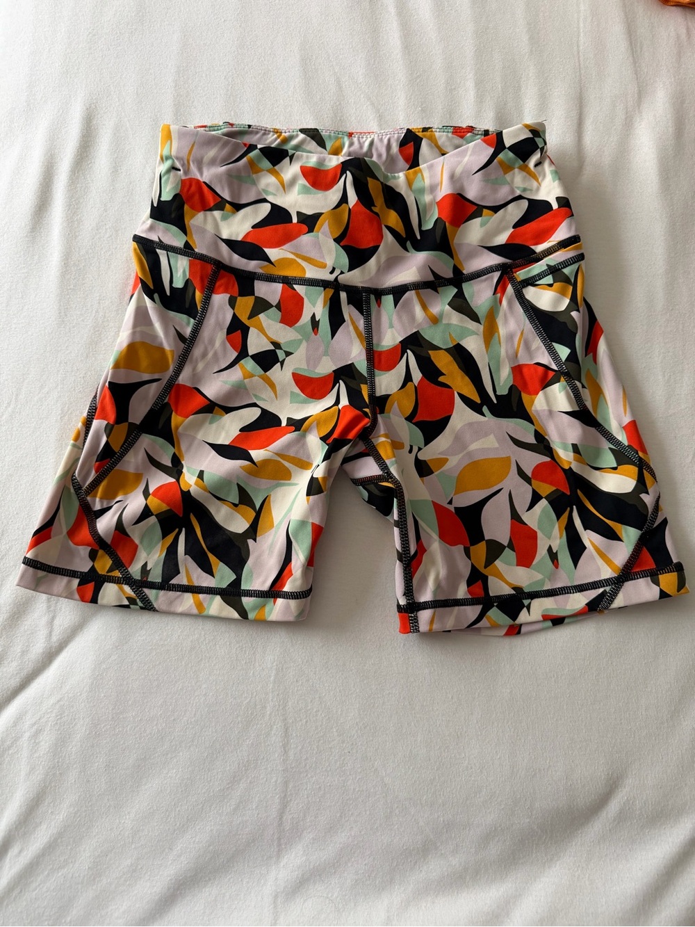 Sweaty Betty 6” seam shorts in Petal